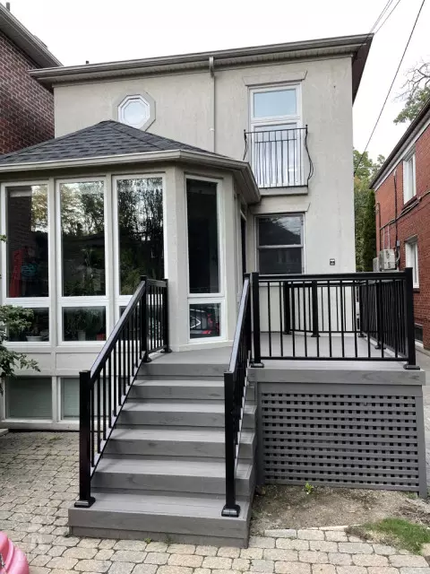 TruNorth deck in Toronto with aluminum raillings