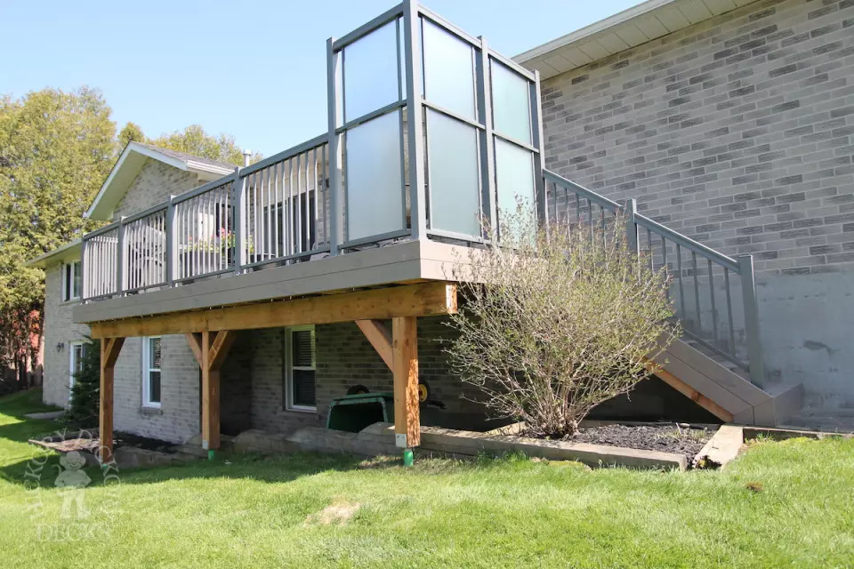 TruNorth High Deck with Privacy Screens in Sharon Ontario TruNorth High Deck with Privacy Screens in Sharon Ontario