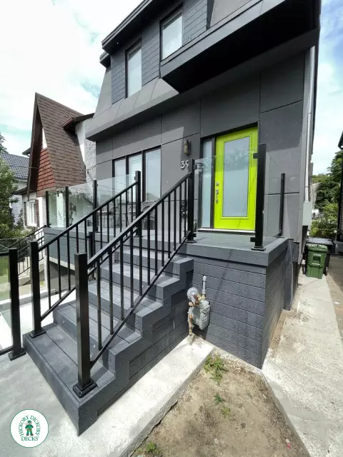 Trex front porch with stairs and glass rail