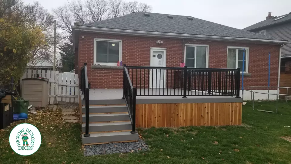 Fiberon Deck with Aluminum Railing in Hamilton Mountain Fiberon Deck with Aluminum Railing in Hamilton Mountain