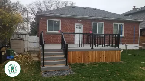 Fiberon Deck with Aluminum Railing in Hamilton Mountain Fiberon Deck with Aluminum Railing in Hamilton Mountain