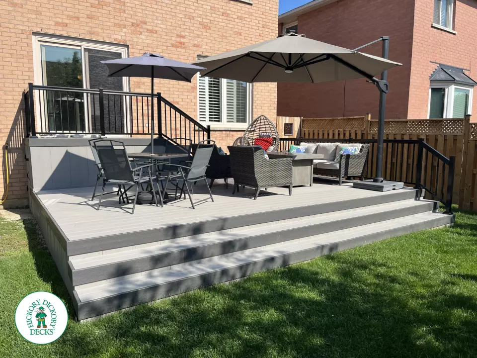 Clubhouse, alumininum rail, mississauga
