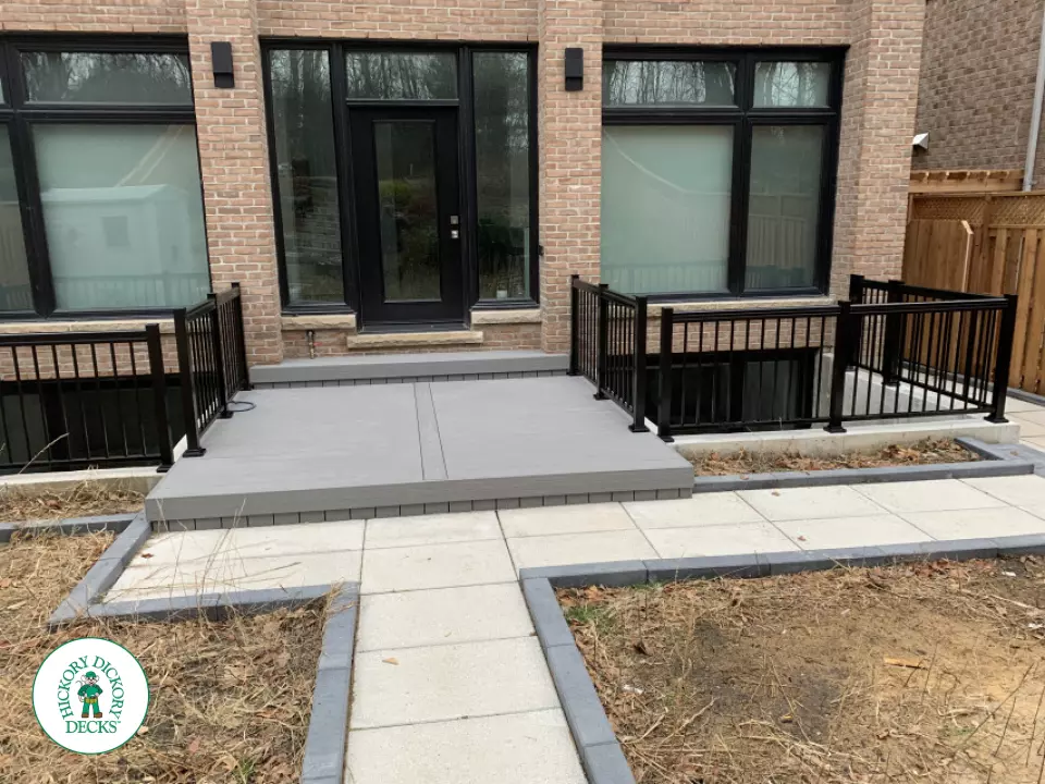 Fiberon deck with aluminum railings in Mississauga