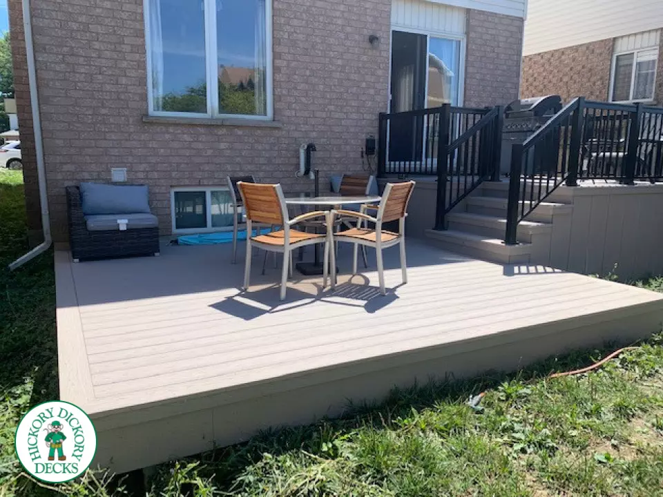 2 level composite deck with black aluminum railing