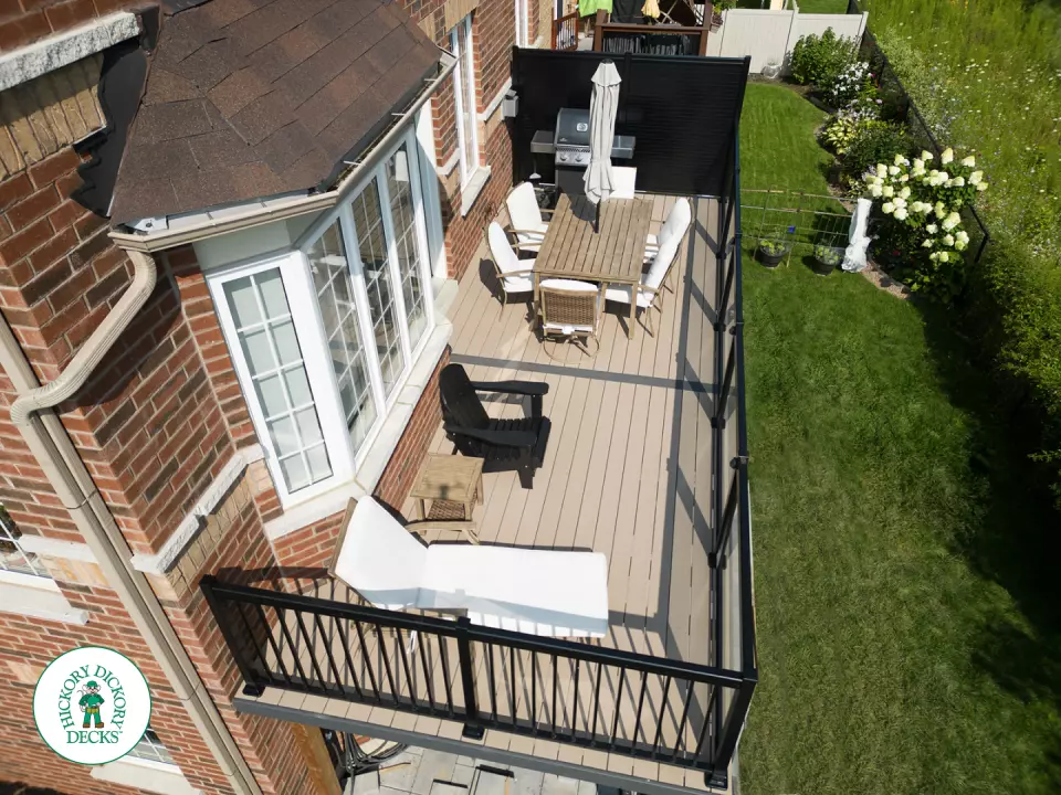 High clubhouse deck with privacy screen