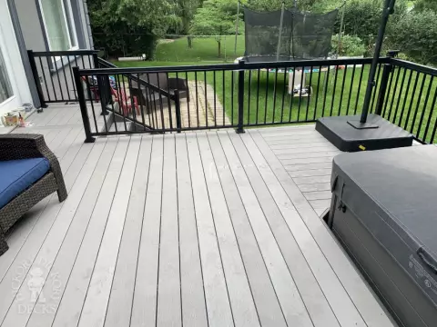 Clubhouse hot tub deck in Mississauga with aluminum railing