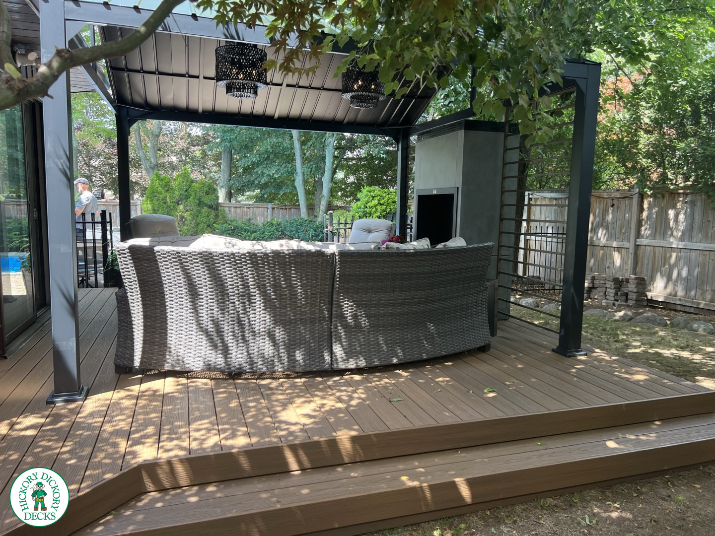 Fiberon low deck with pavilion