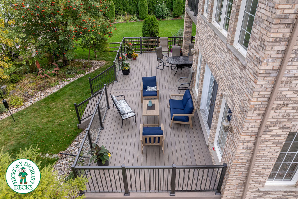 TruNorth Deck in Wasaga Beach with glass rails and lake view