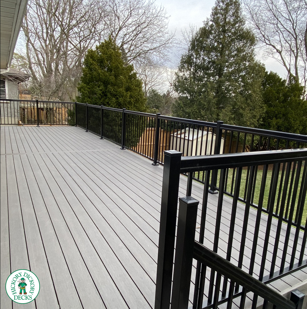 TruNorth custom deck with stairs and aluminum railings in London Ontario