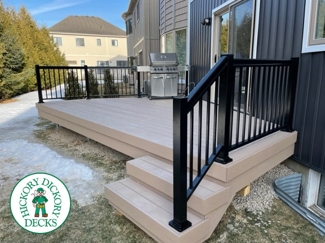 Brownstone Azek deck with aluminum railing and stairs, Guelph, Ontario