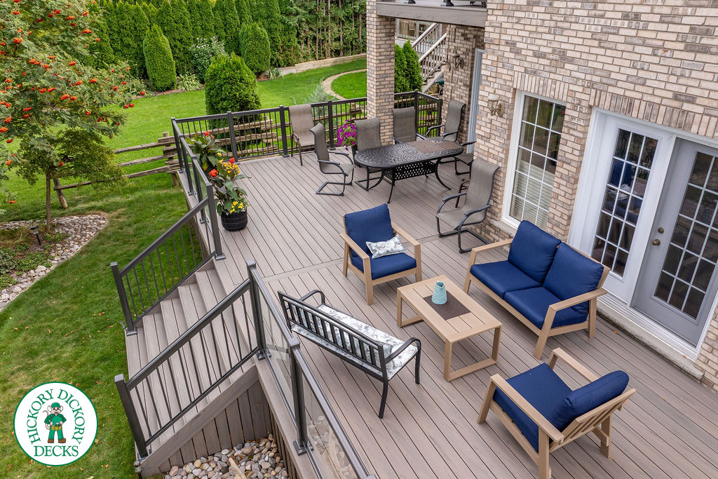 TruNorth Deck in Wasaga Beach with glass rails and lake view