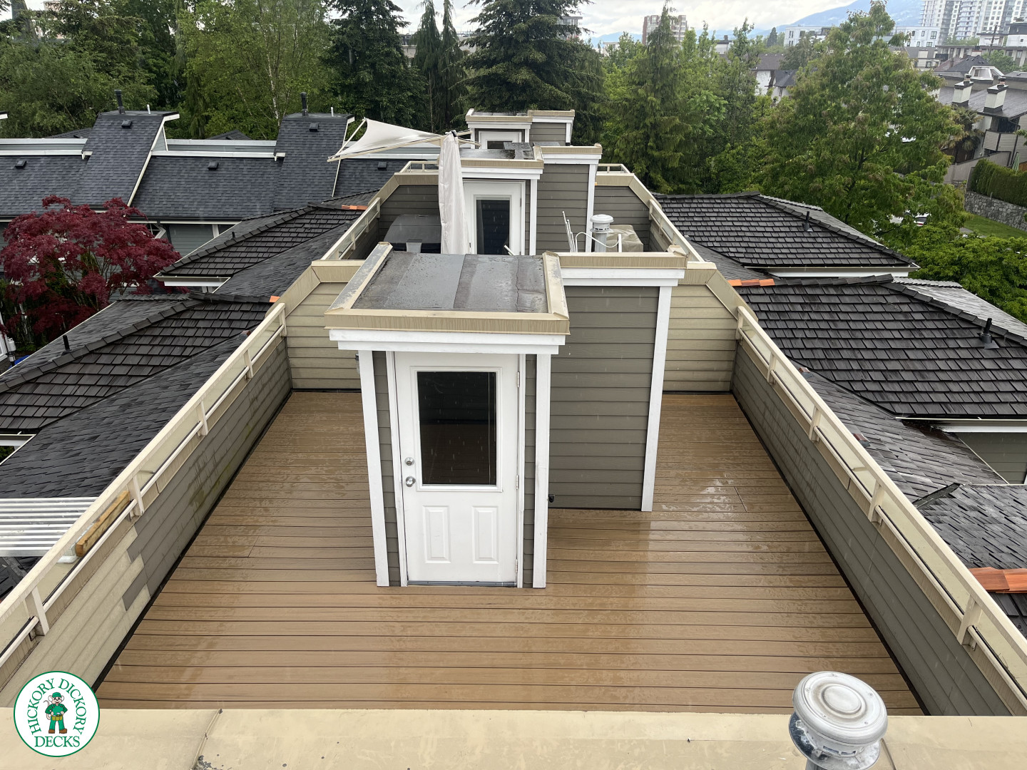 Timbertech rooftop deck in Vancouver