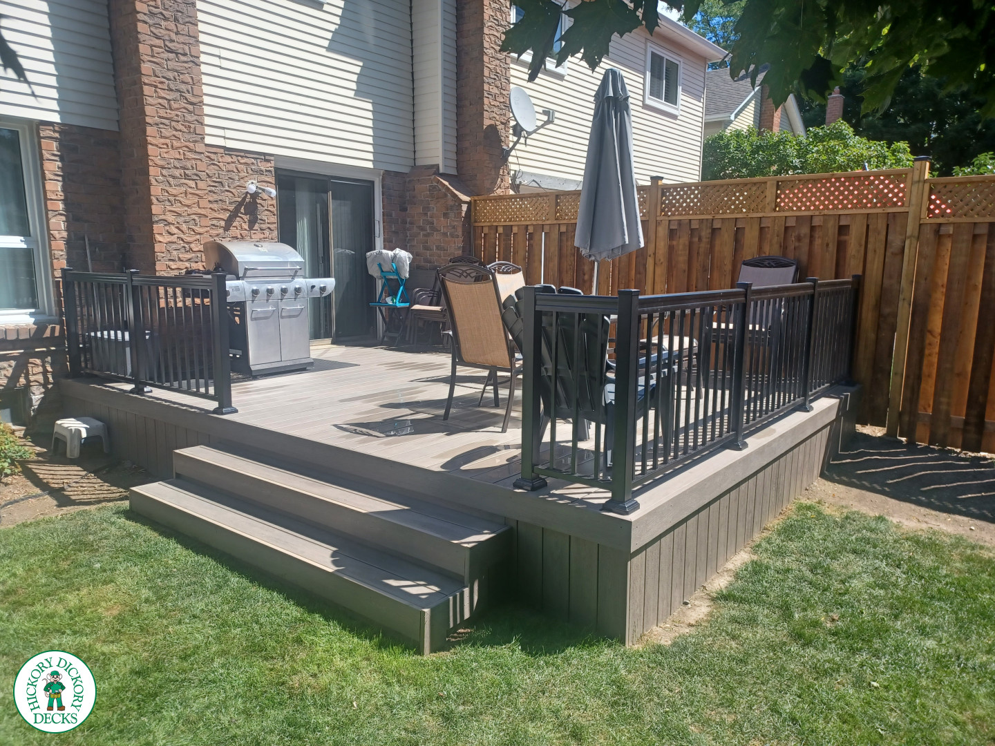 Hickory Clubhouse deck with aluminum railings, Whitby, Ontario