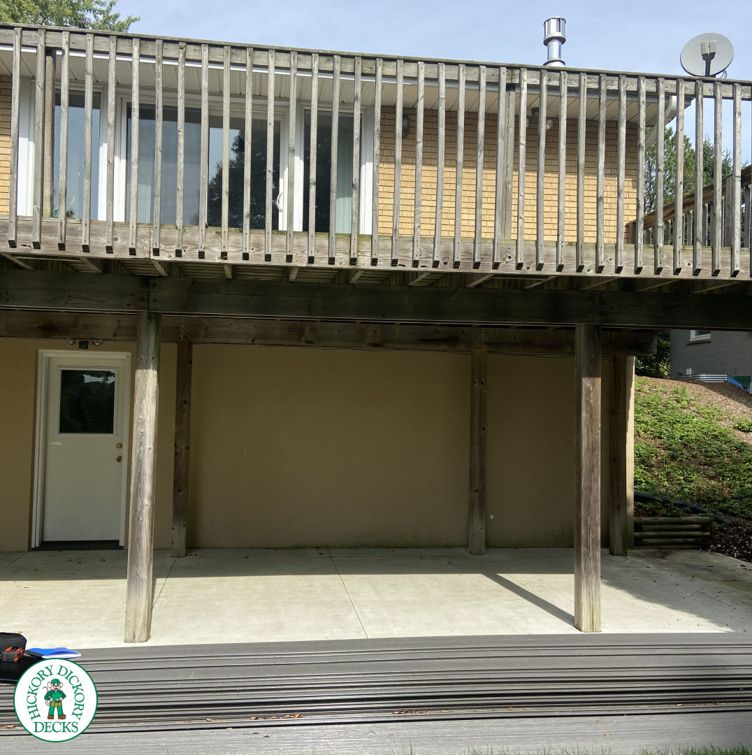 TruNorth custom deck with stairs and aluminum railings in London Ontario