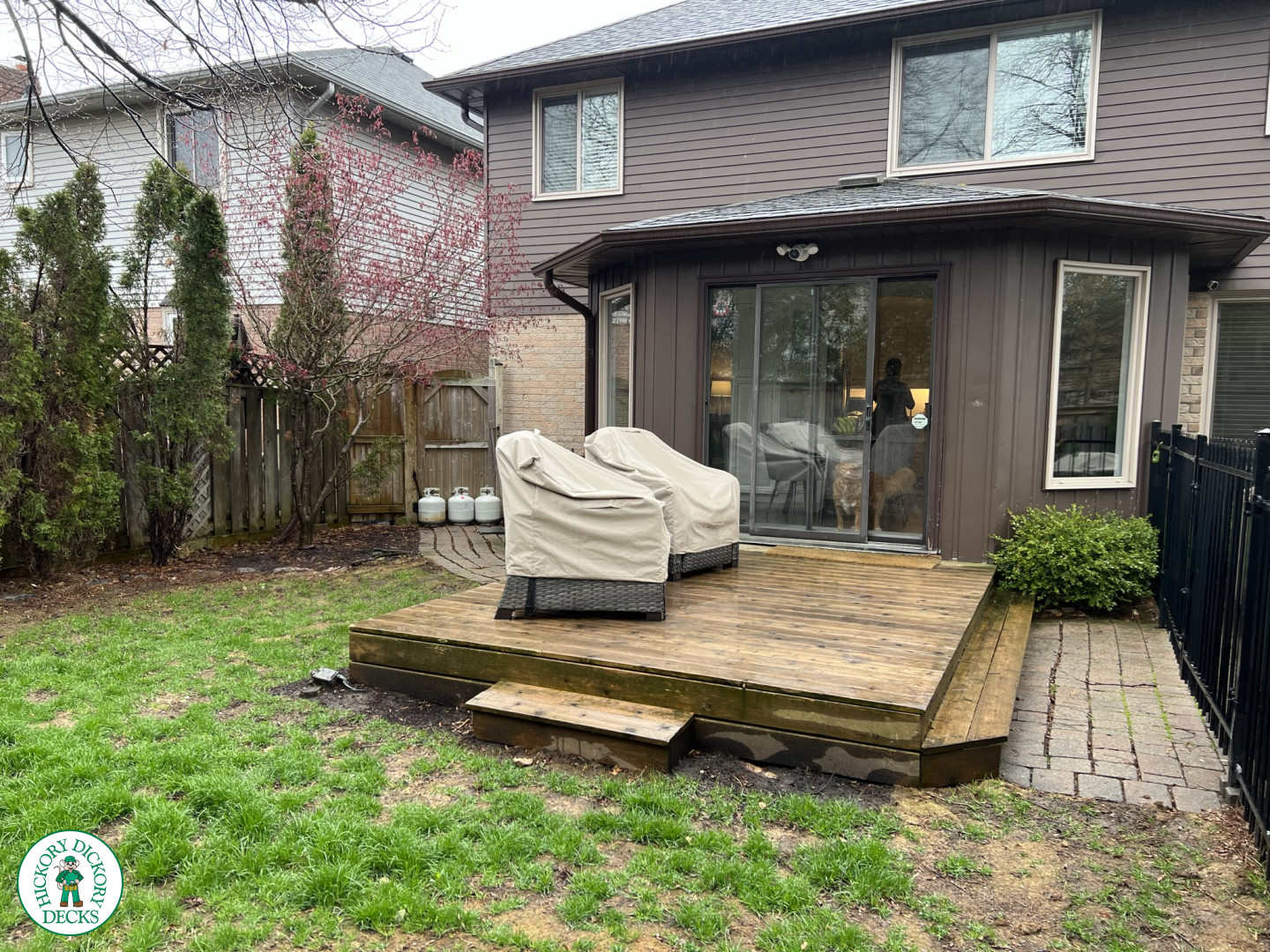 Fiberon low deck with pavilion