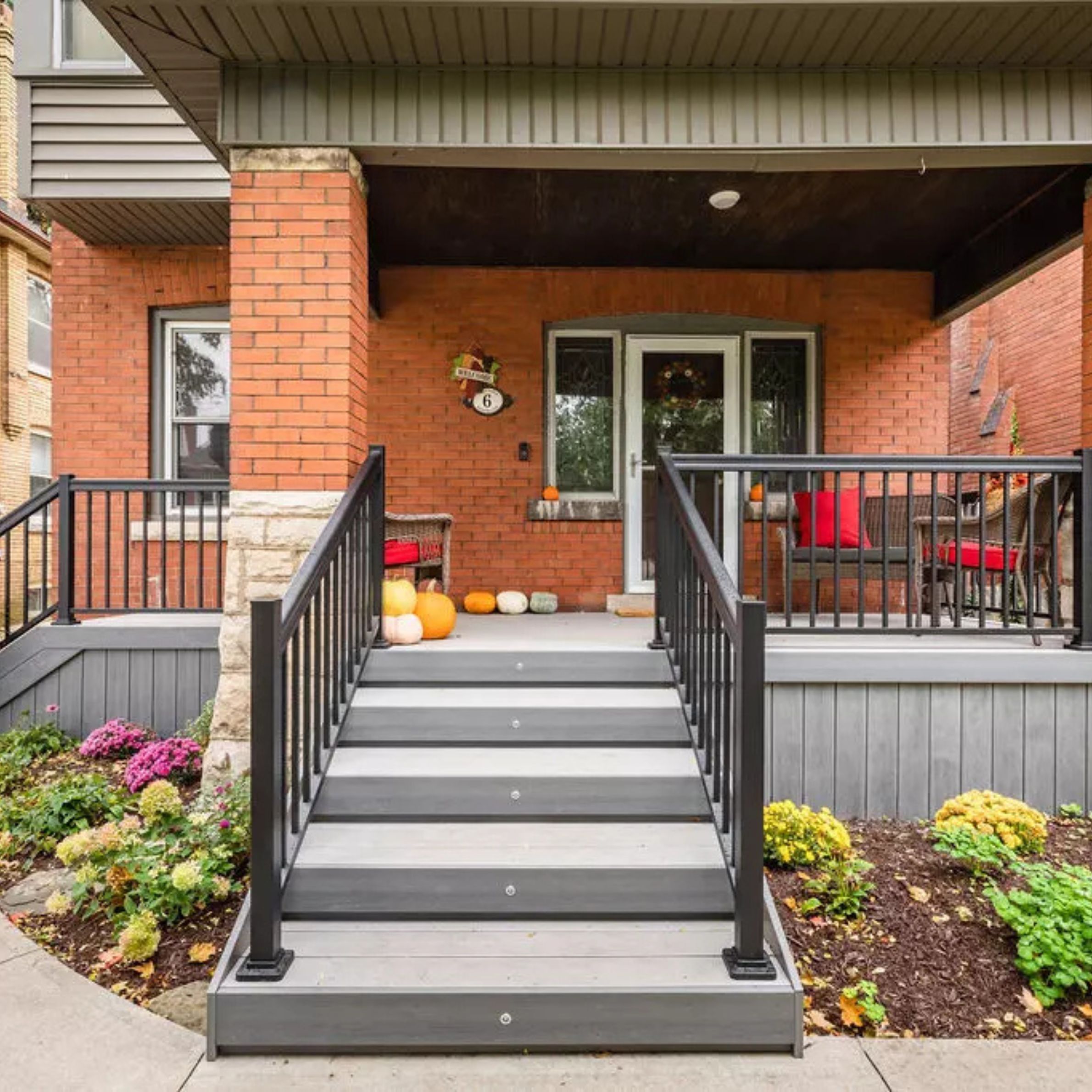 Your #1 Deck Builder in Hamilton Centre - Hickory Dickory Decks